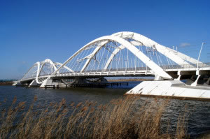 Puente moderno