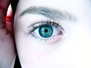 ojos azules