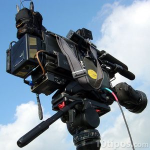 Video cámara sobre tripie