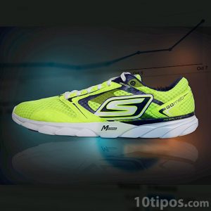 zapato deportivo nuevo de color verde