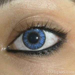 Pupilente de color azul